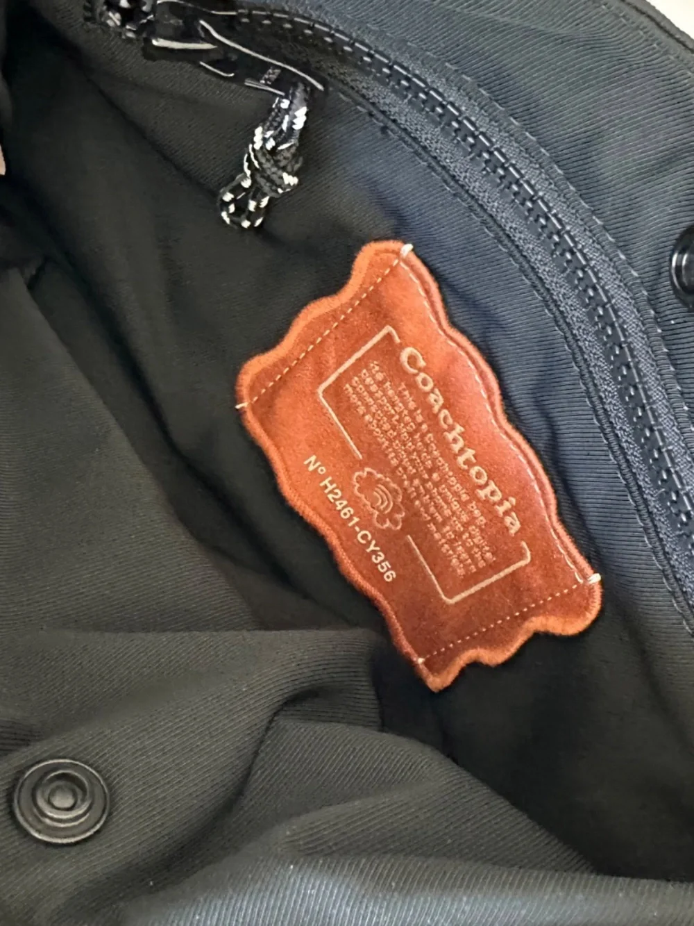 Coachtopia Loop Shoulder Bag with Floral Appliqué – Black NWT